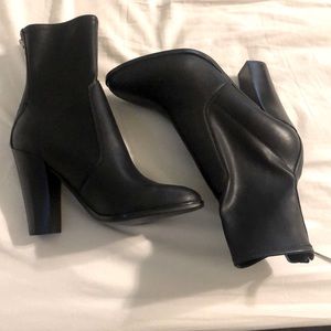 NEW! Black synthetic Aldo ankle boots